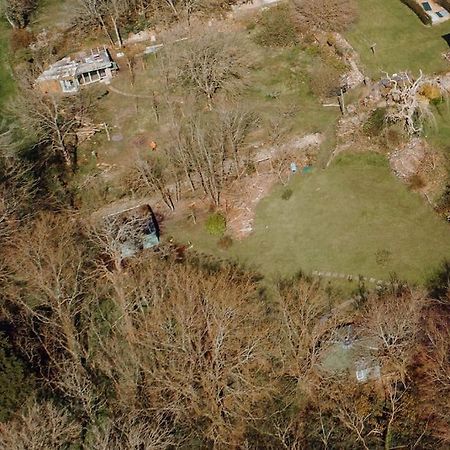 The Roundhouse - Unique Space Nestled In The Trees Begelly Exterior foto